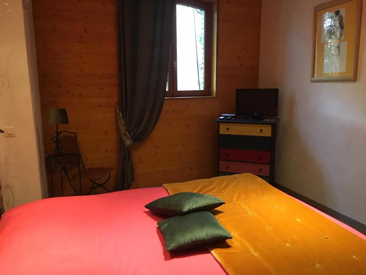 Les Ateliers D'Art Bed & Breakfast Roanne