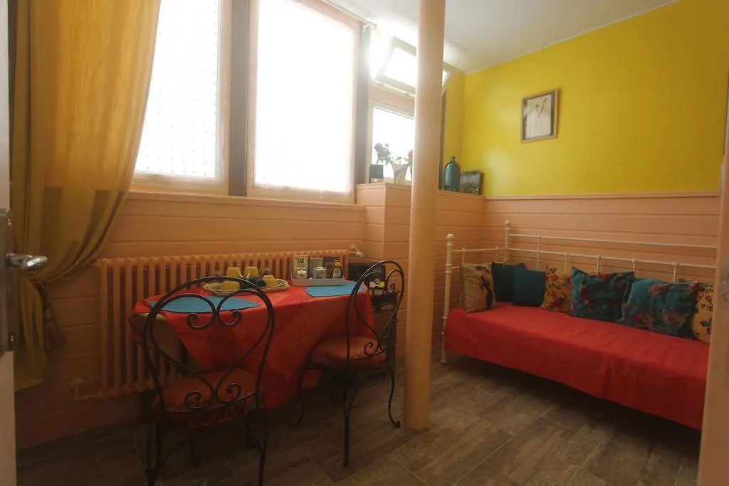 Les Ateliers D'Art Bed & Breakfast Roanne