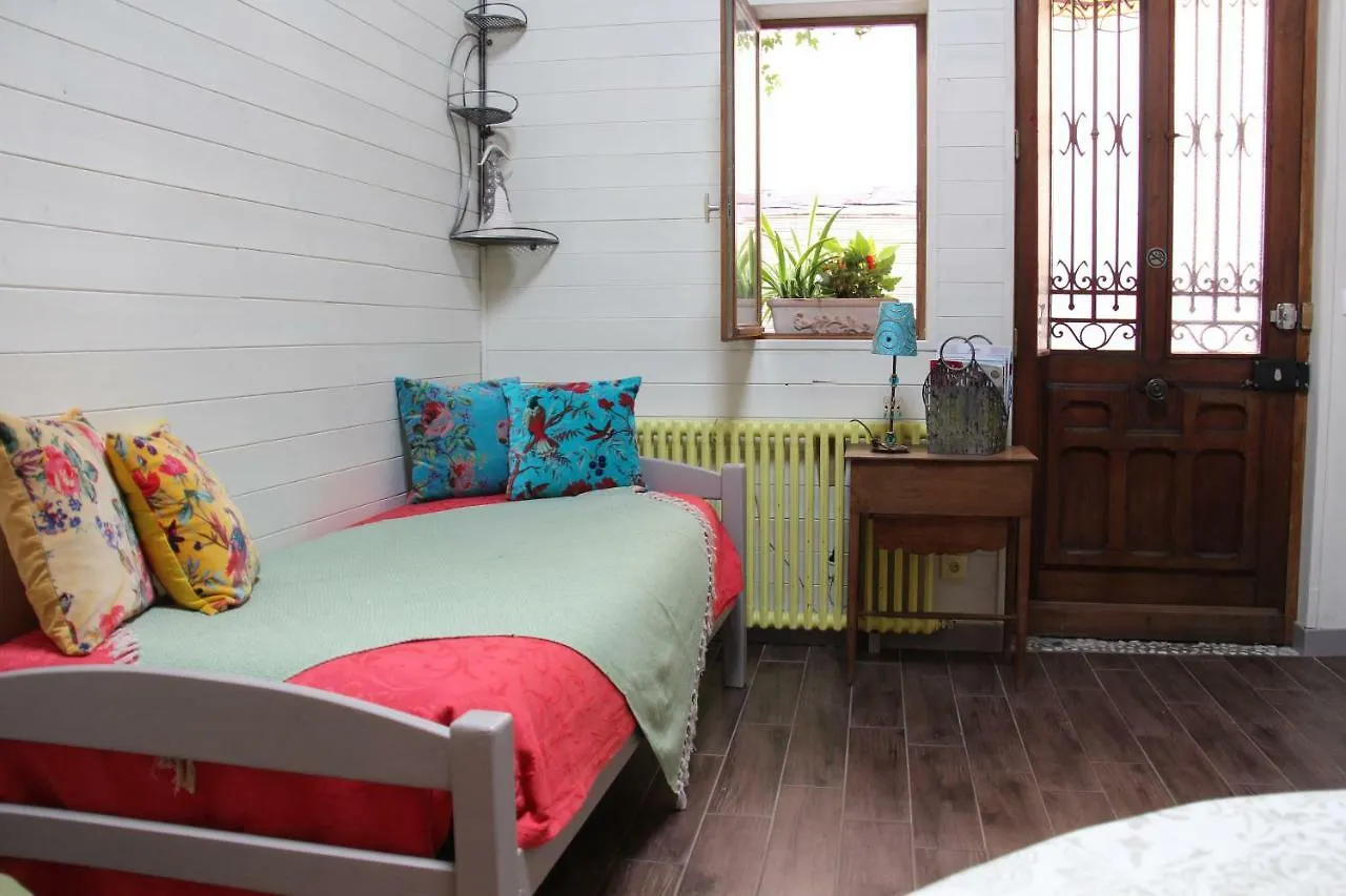 Les Ateliers D'Art Bed & Breakfast Roanne